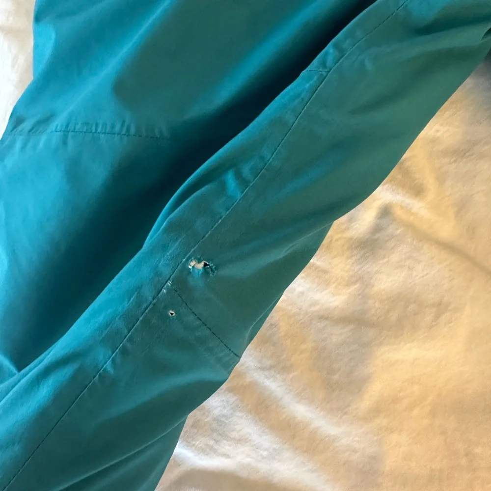 Patagonia Snow-pile snow suit 5T. Used/play condition. - Picture 8 of 11